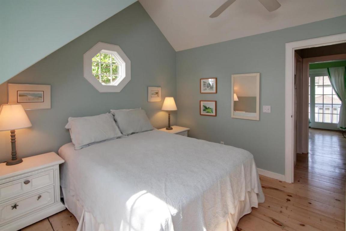 4 Hyannis Point Rd, Mashpee, MA 02649 photo 8