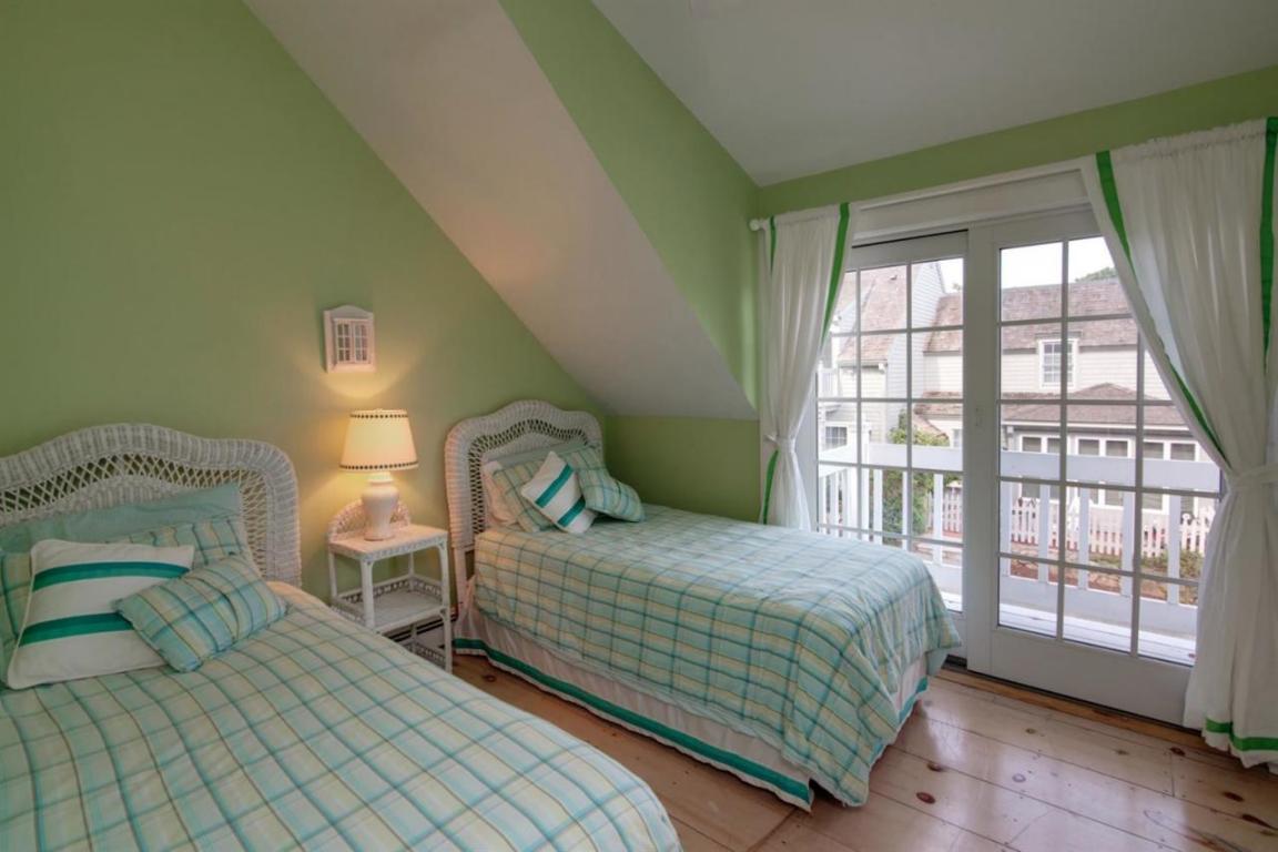 4 Hyannis Point Rd, Mashpee, MA 02649 photo 7