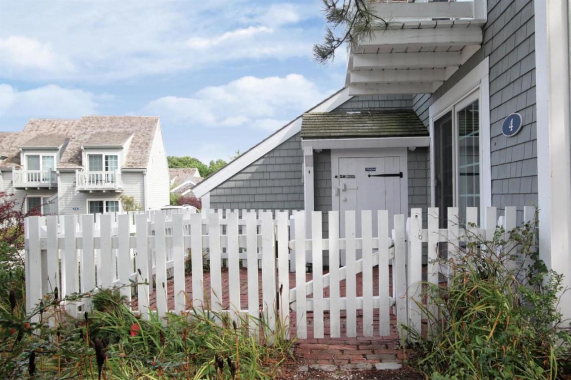 4 Hyannis Point Rd, Mashpee, MA 02649 photo 3
