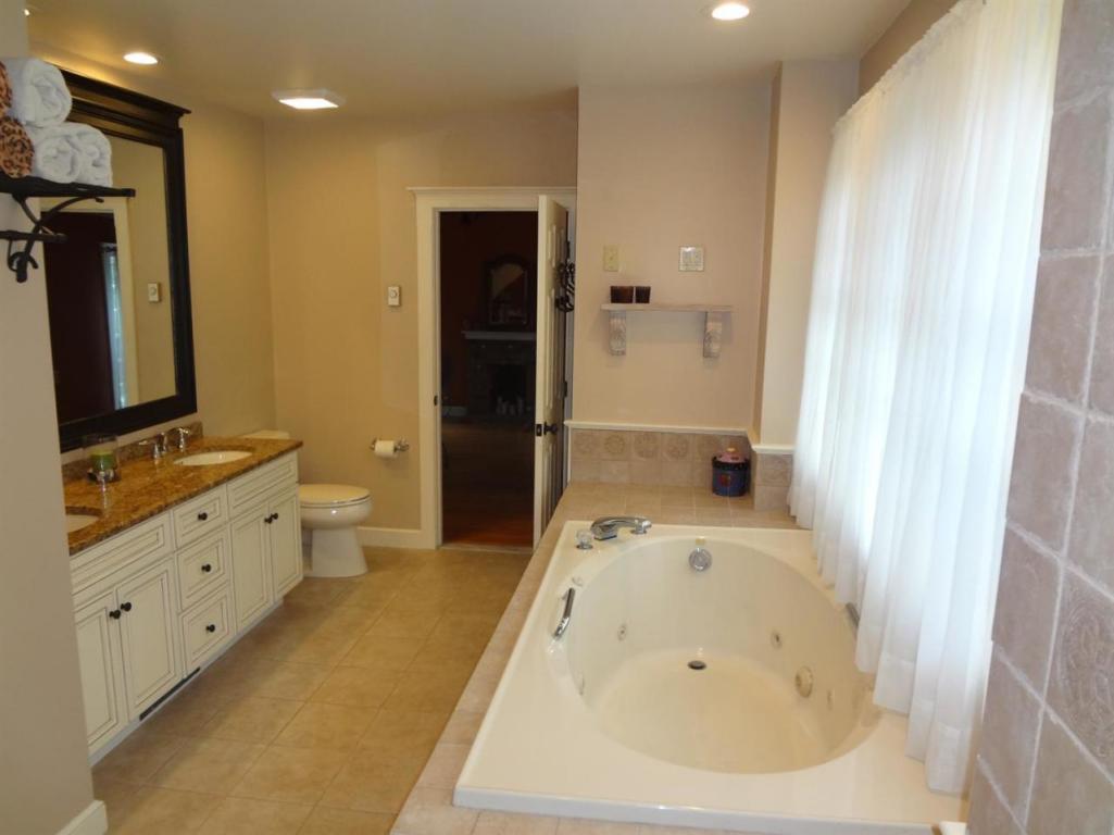 109 Carlson Ln, West Barnstable, MA 02668 photo 29