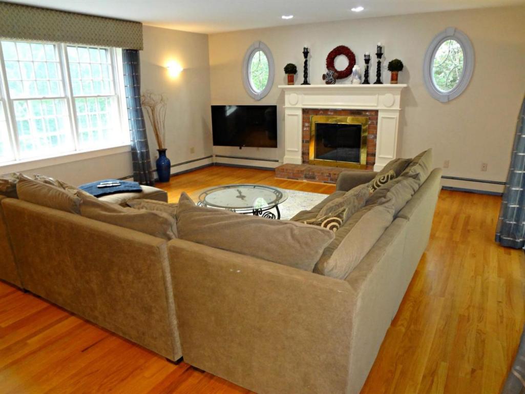 109 Carlson Ln, West Barnstable, MA 02668 photo 18