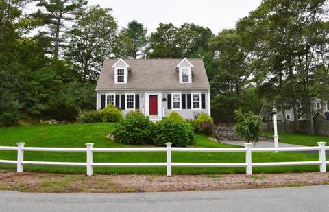 16 Forest Dr, Mashpee, MA 02649 photo 1