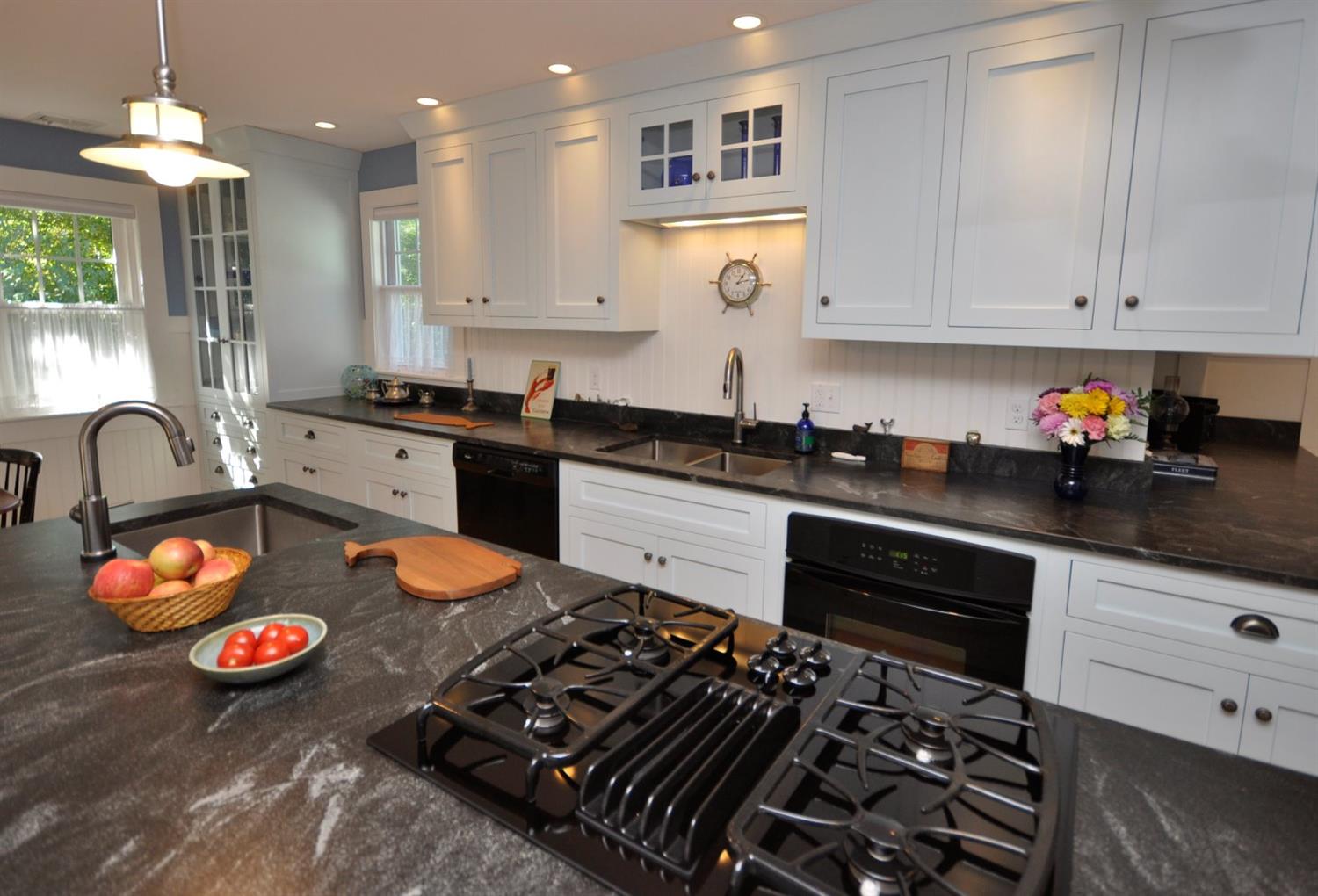 401 Williston Rd, Sagamore Beach, MA 02562 photo 8