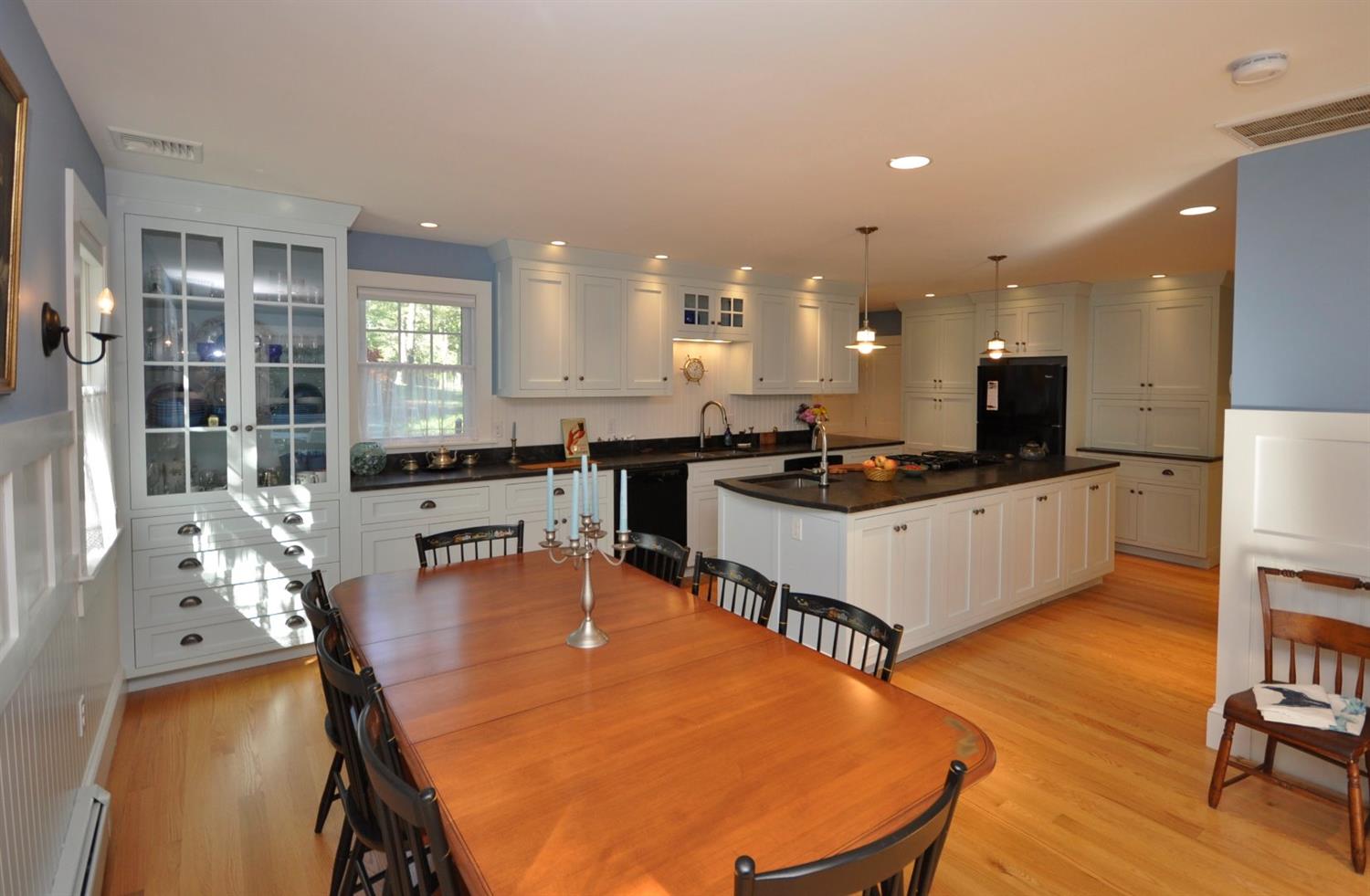 401 Williston Rd, Sagamore Beach, MA 02562 photo 5