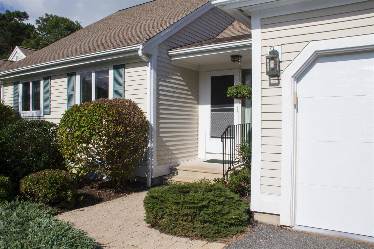 1 Sandview Ter, Mashpee, MA 02649 photo 2