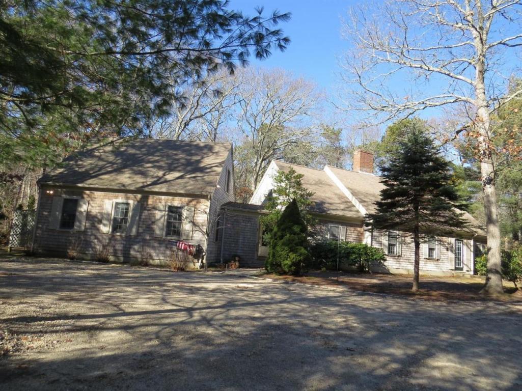 5 Surrey Pl, Mashpee, MA 02649 photo 2