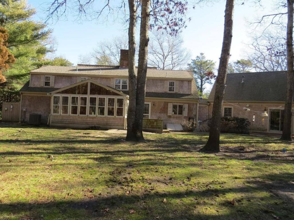 5 Surrey Pl, Mashpee, MA 02649 photo 1