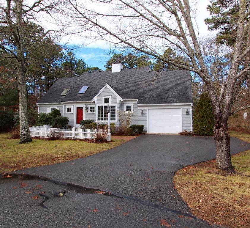 25 Sunbeam Ln, Hyannis, MA 02601 photo 1