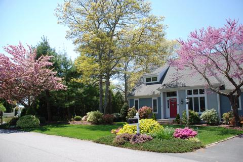 39 Bayshore Dr, Mashpee, MA 02649 photo 1