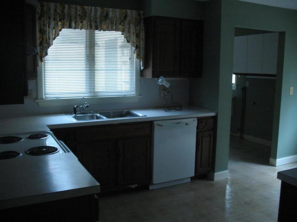 110 Old Barnstable Rd, Mashpee, MA 02649 photo 3