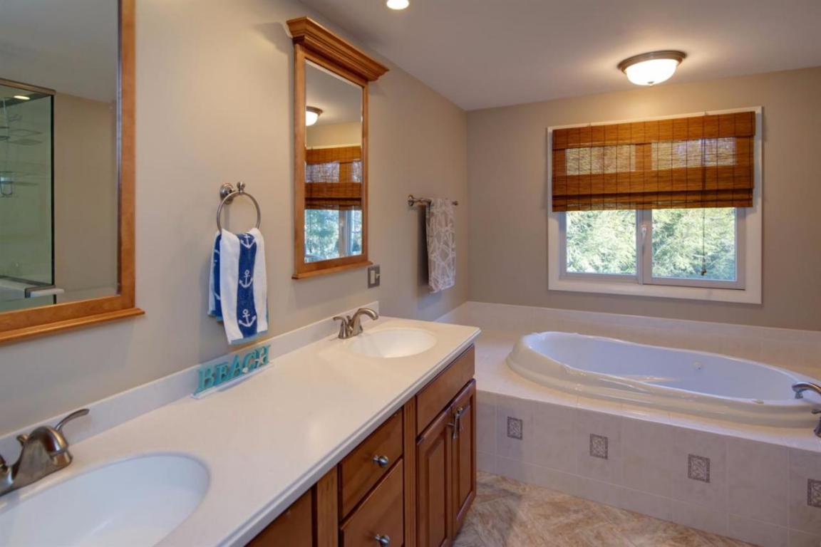 210 Glenneagle Dr, Mashpee, MA 02649 photo 11