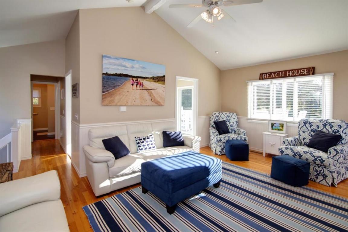 210 Glenneagle Dr, Mashpee, MA 02649 photo 3