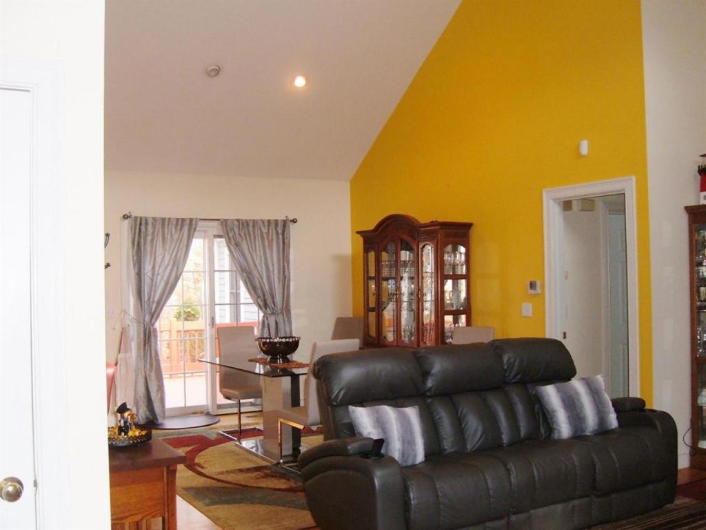 26 Sunbeam Ln, Hyannis, MA 02601 photo 3