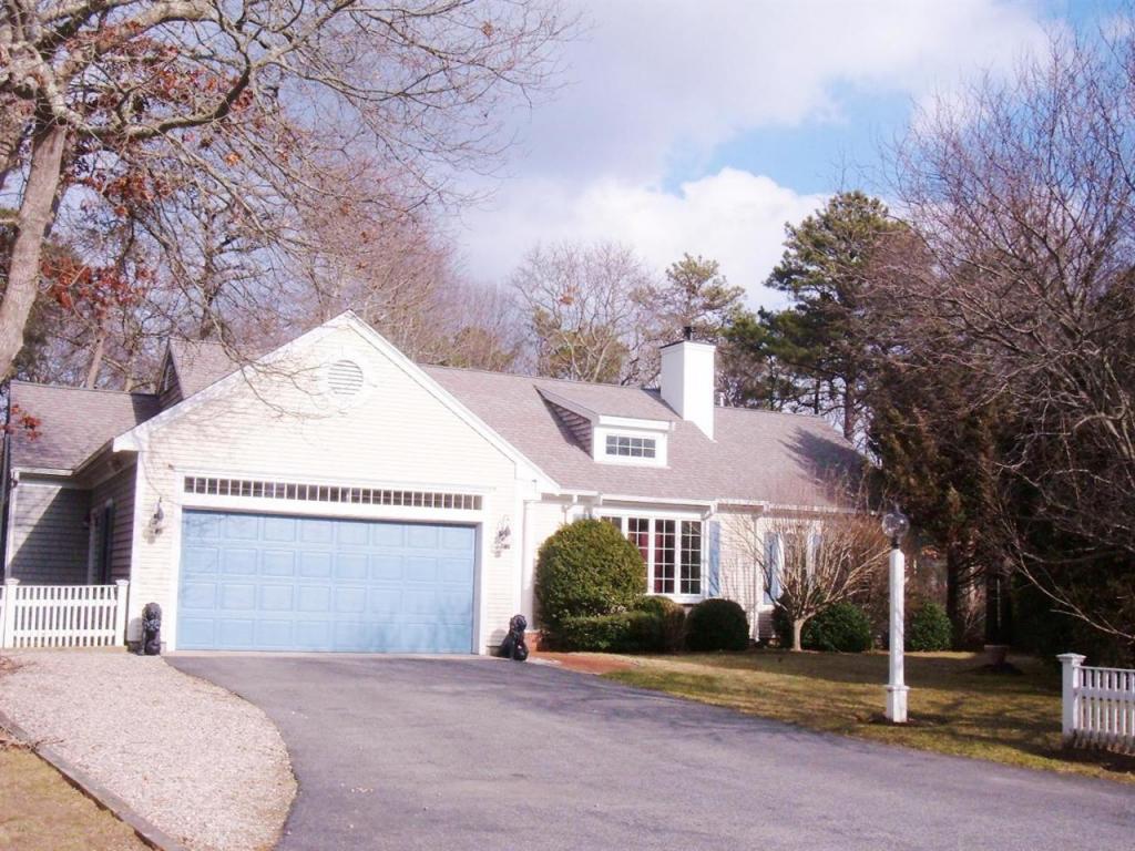 26 Sunbeam Ln, Hyannis, MA 02601 photo 1