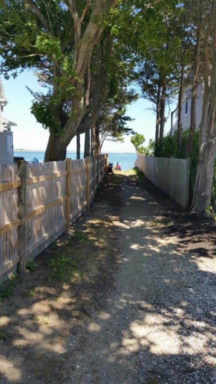 90 Bay View Rd, Barnstable, MA 02630 photo 2