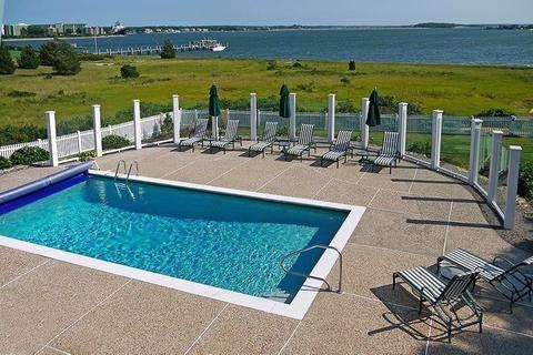 13 Pine Tree Dr, Buzzards Bay, MA 02532 photo 4