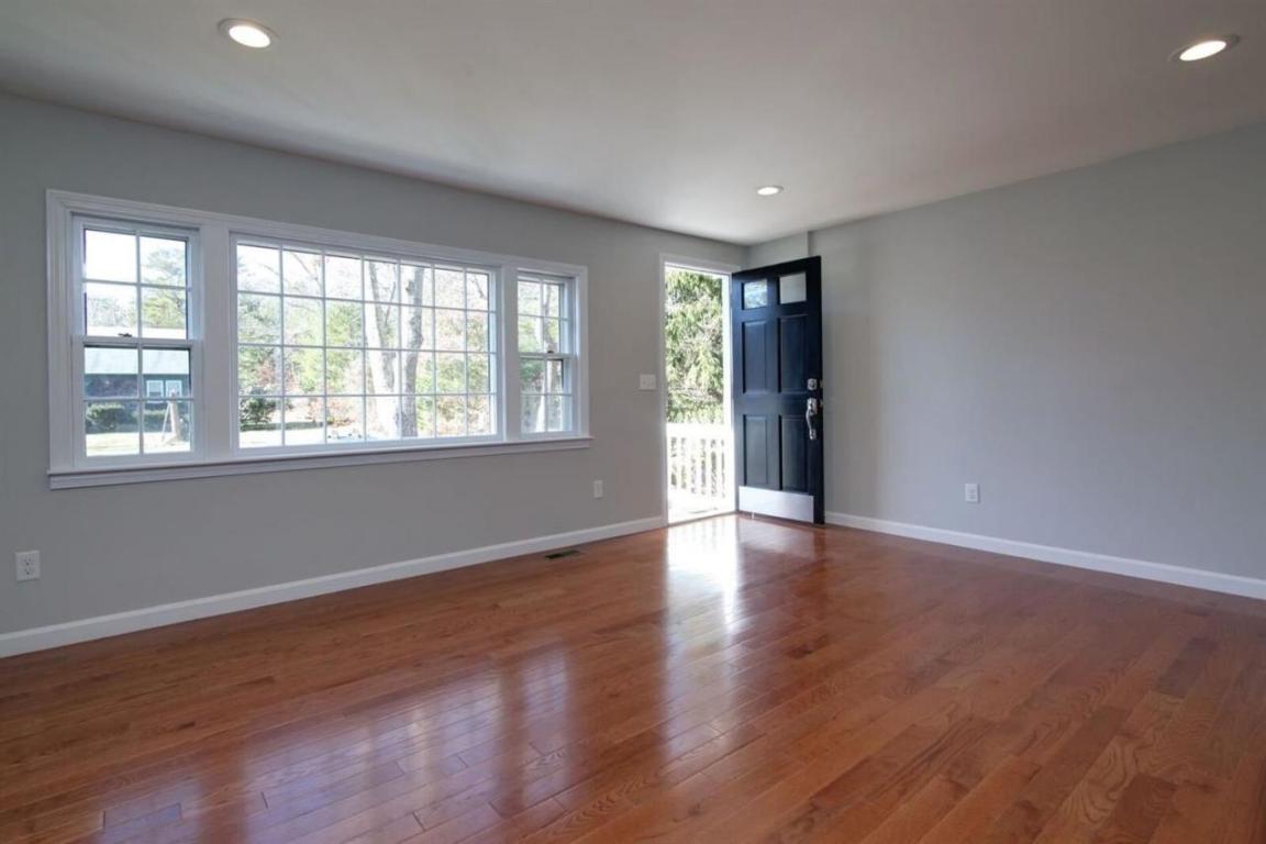 108 Anchor Ln, Cotuit, MA 02635 photo 9