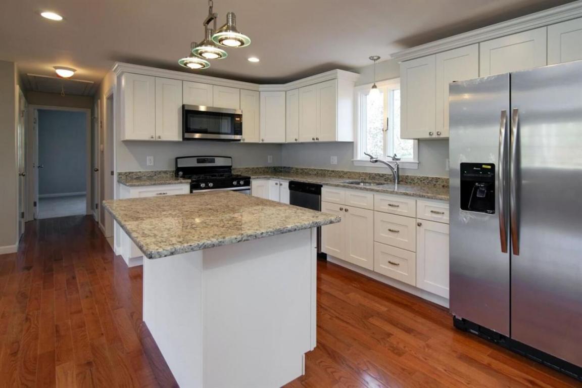 108 Anchor Ln, Cotuit, MA 02635 photo 3
