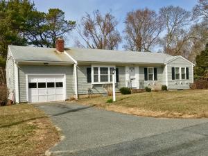 37 Maureen Rd, Centerville, MA 02632 photo 1