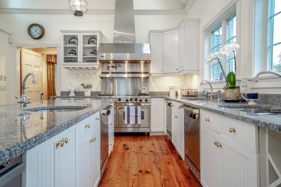 19 Ocean Ave, Hyannis Port, MA 02647 photo 8