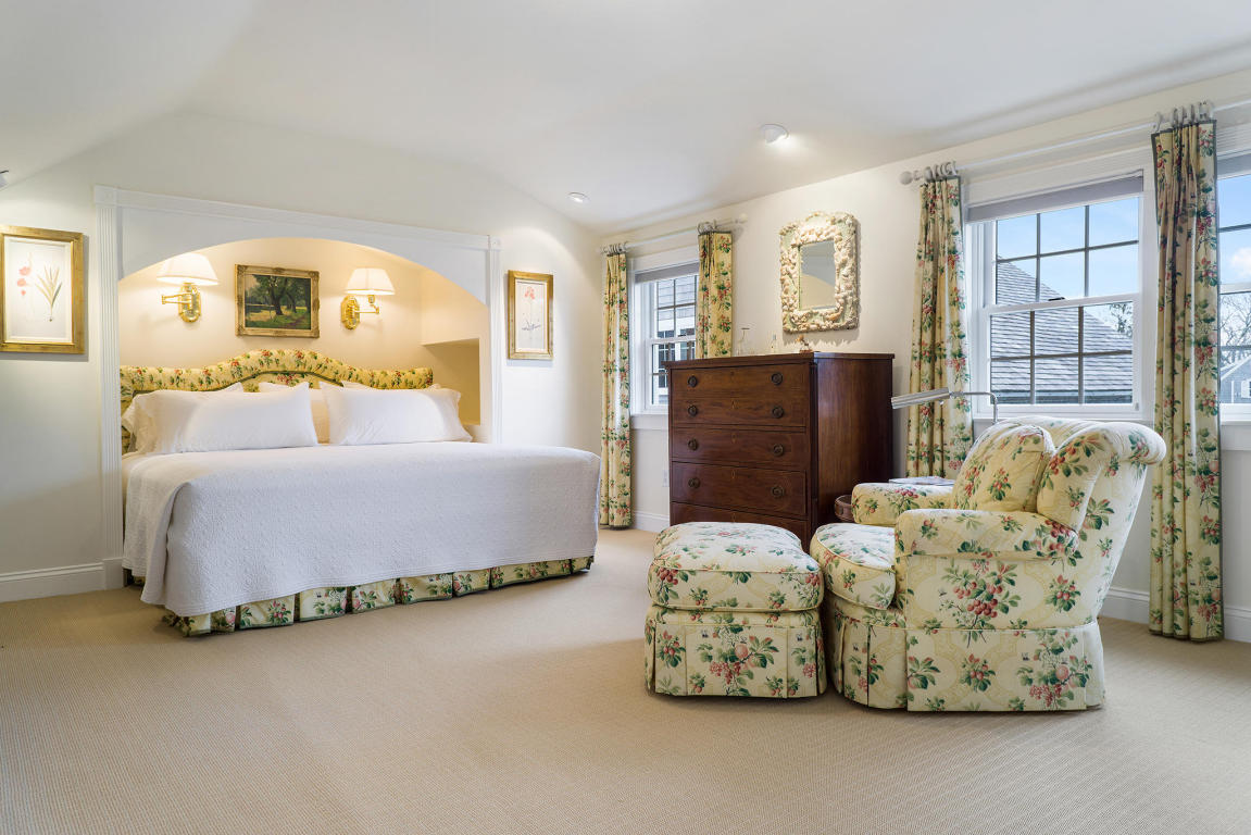 19 Ocean Ave, Hyannis Port, MA 02647 photo 24