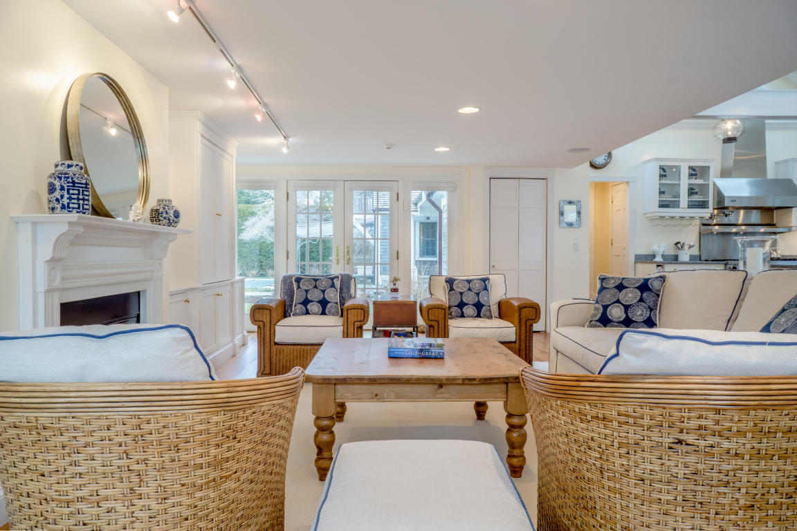 19 Ocean Ave, Hyannis Port, MA 02647 photo 14