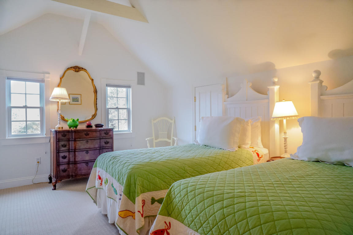 19 Ocean Ave, Hyannis Port, MA 02647 photo 28