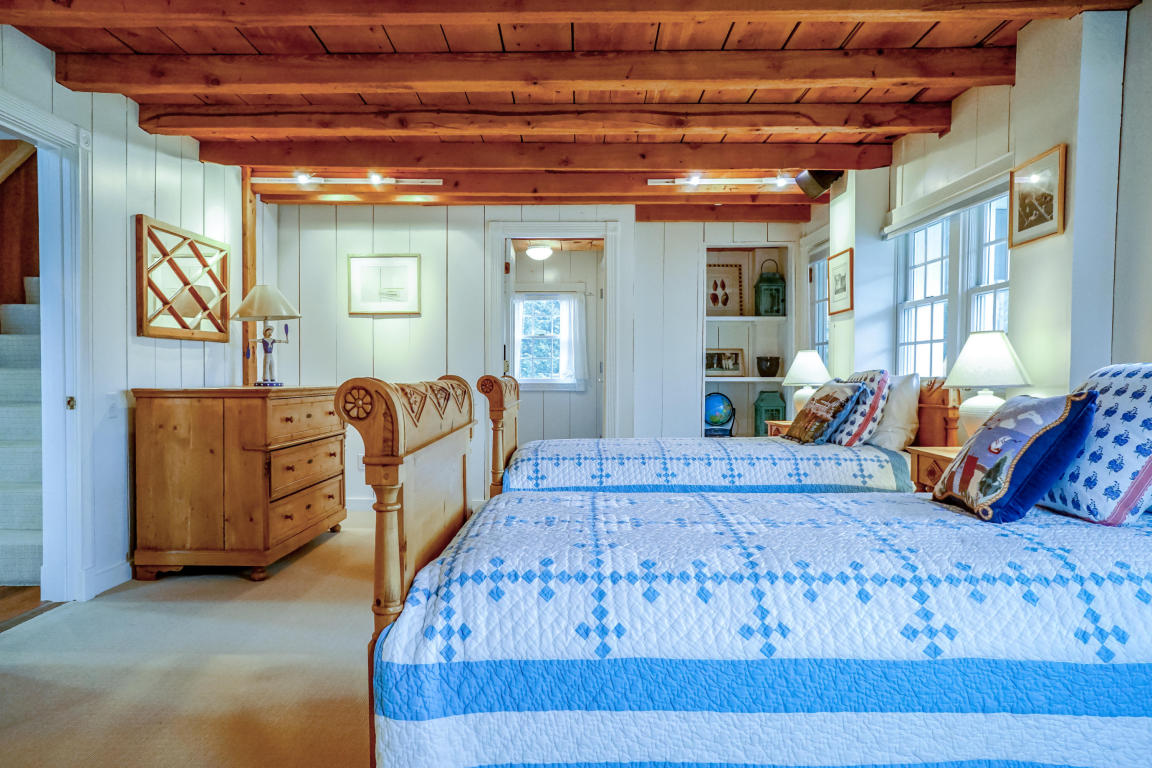 19 Ocean Ave, Hyannis Port, MA 02647 photo 17