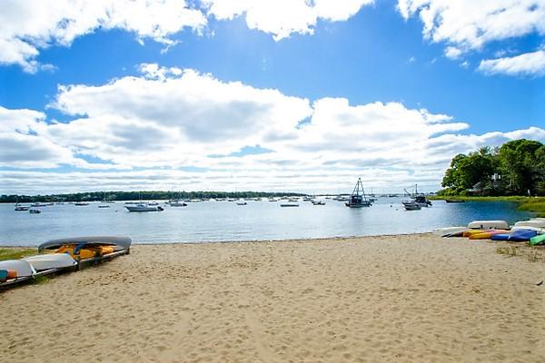 35 Content Ln, Cotuit, MA 02635 photo 16