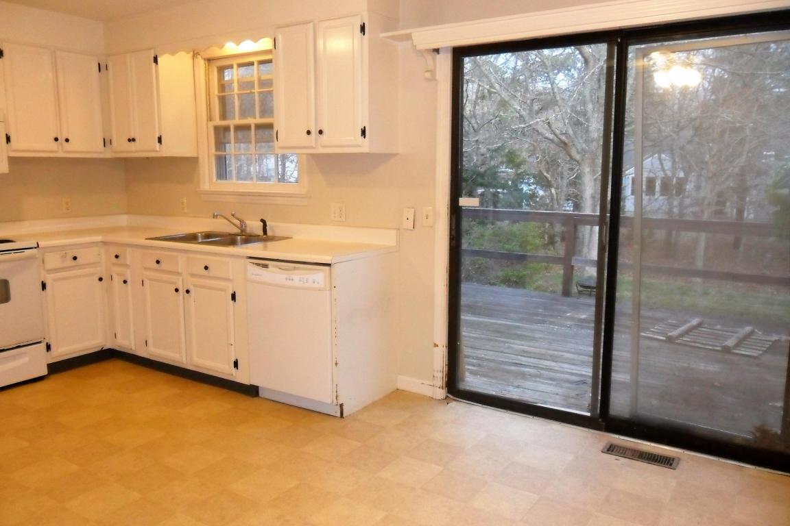 35 Content Ln, Cotuit, MA 02635 photo 7