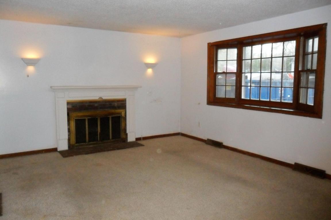 35 Content Ln, Cotuit, MA 02635 photo 3