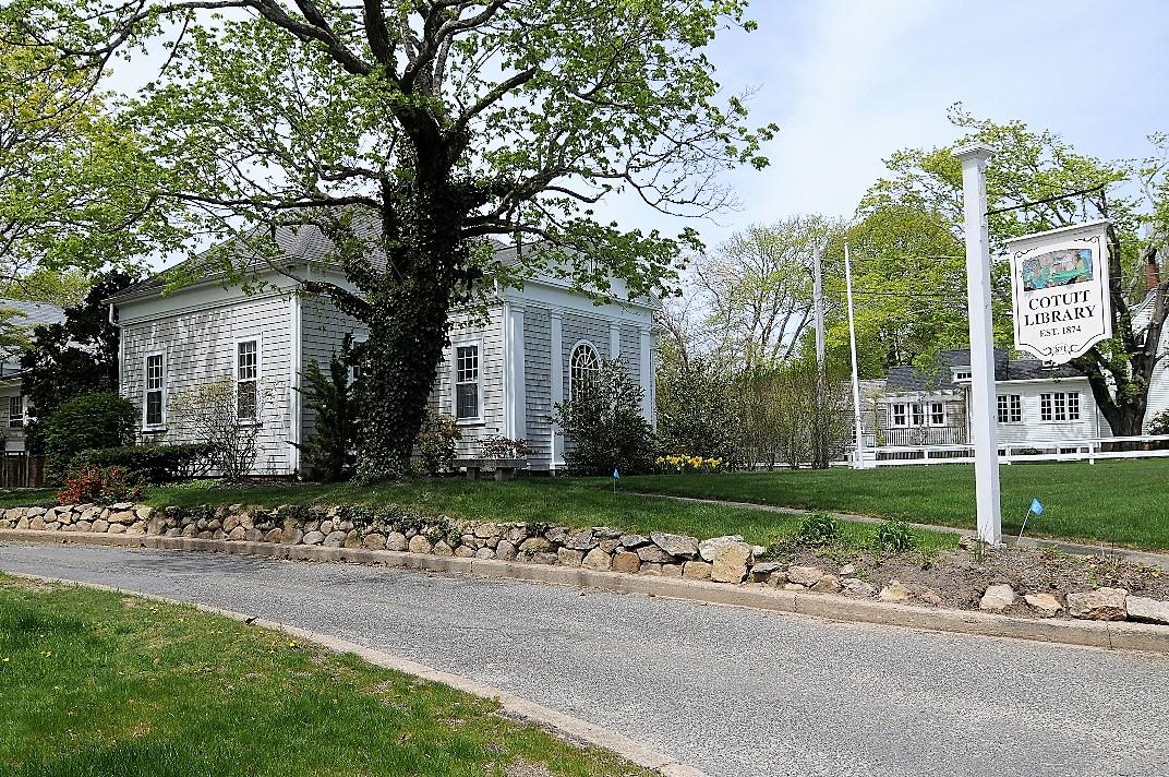 35 Content Ln, Cotuit, MA 02635 photo 14