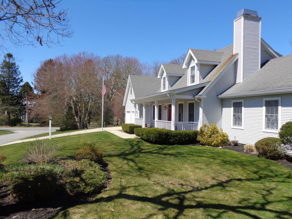 1 Olde Forge Ln, Bourne, MA 02532 photo 3
