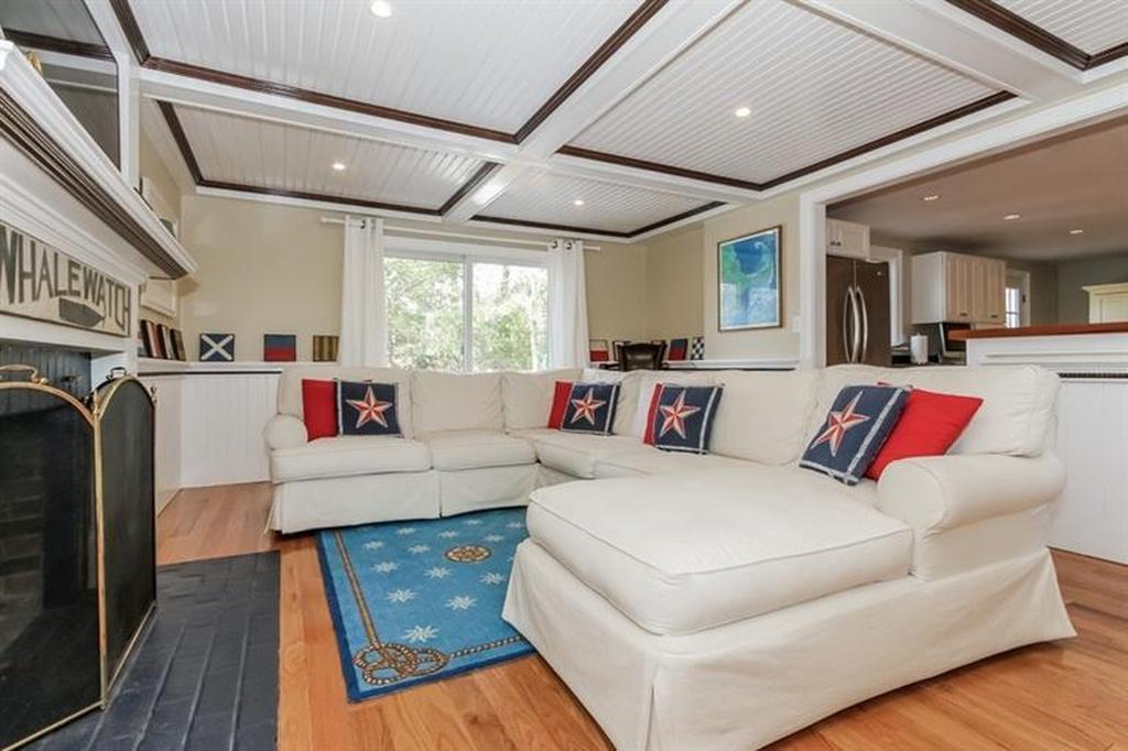 55 Deerfield Rd, Osterville, MA 02655 photo 4