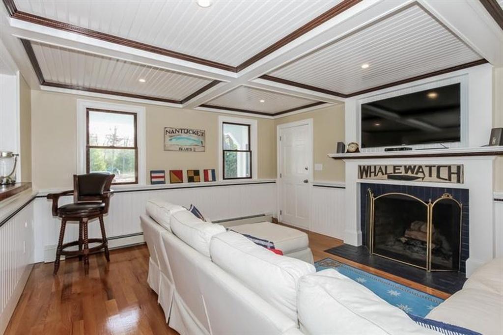 55 Deerfield Rd, Osterville, MA 02655 photo 3