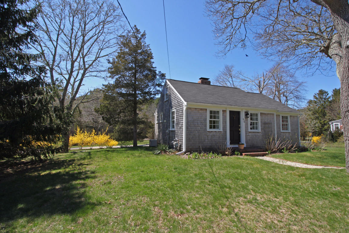 476 Putnam Ave, Cotuit, MA 02635 photo 2