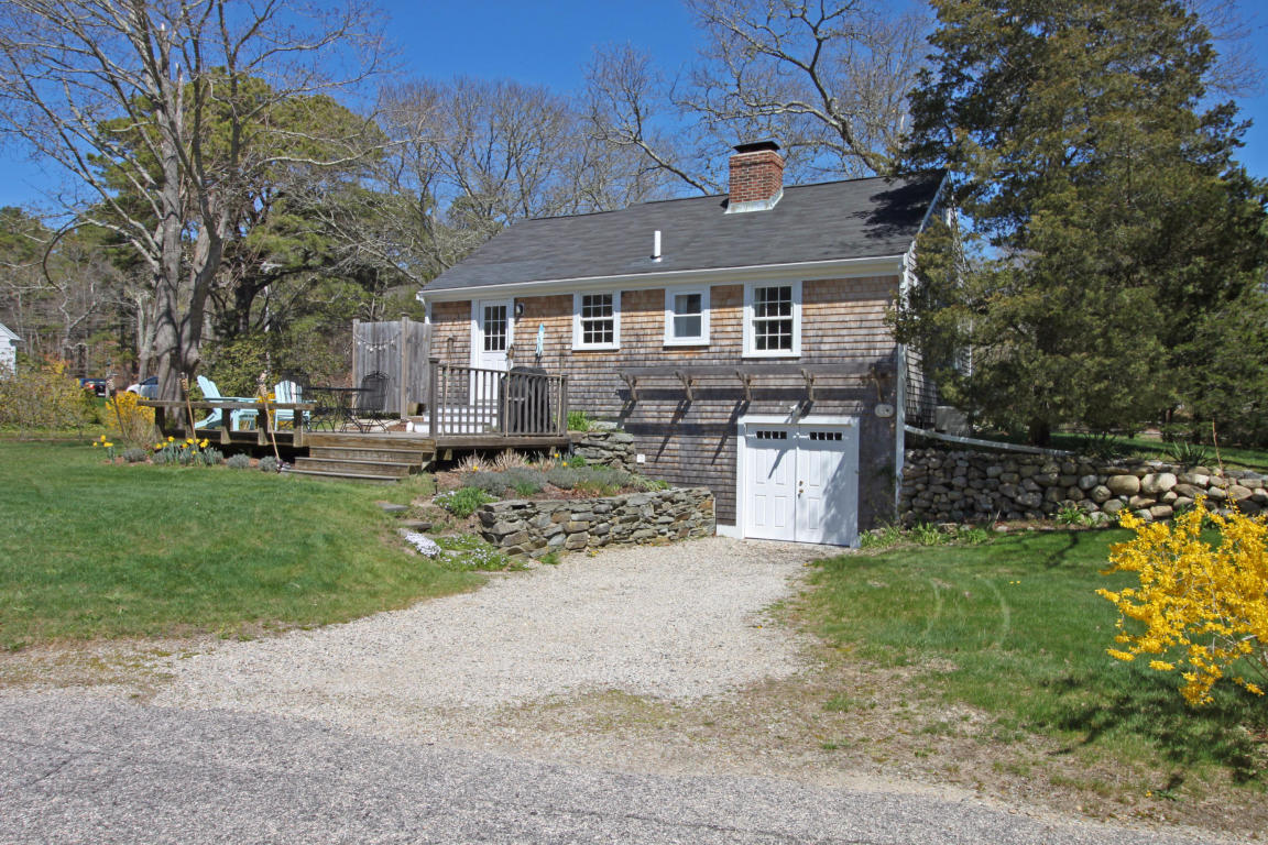 476 Putnam Ave, Cotuit, MA 02635 photo 1