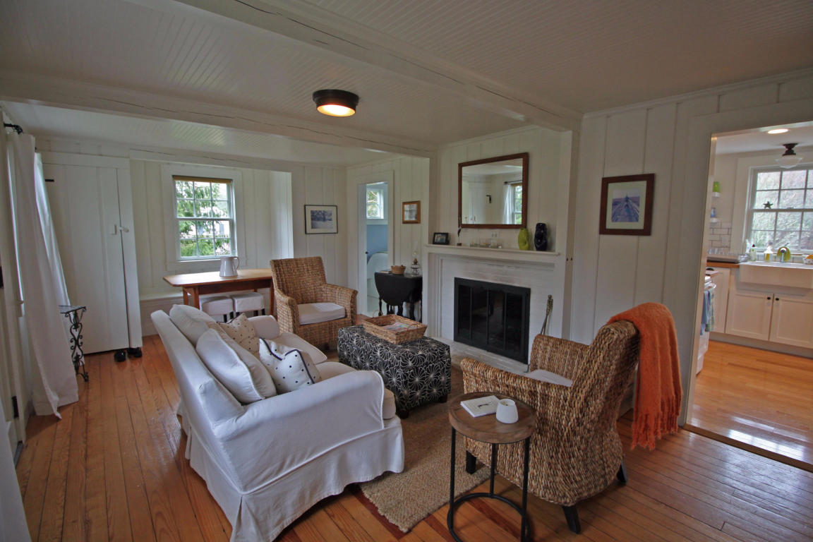 476 Putnam Ave, Cotuit, MA 02635 photo 3