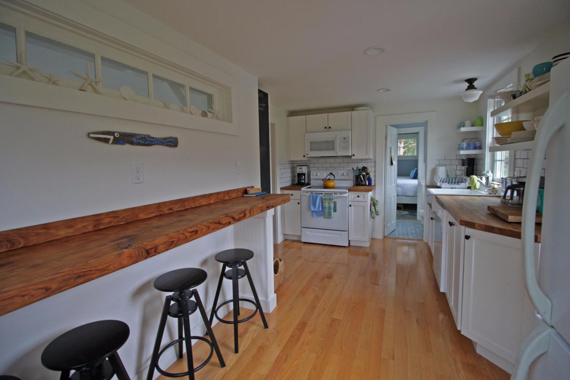 476 Putnam Ave, Cotuit, MA 02635 photo 5