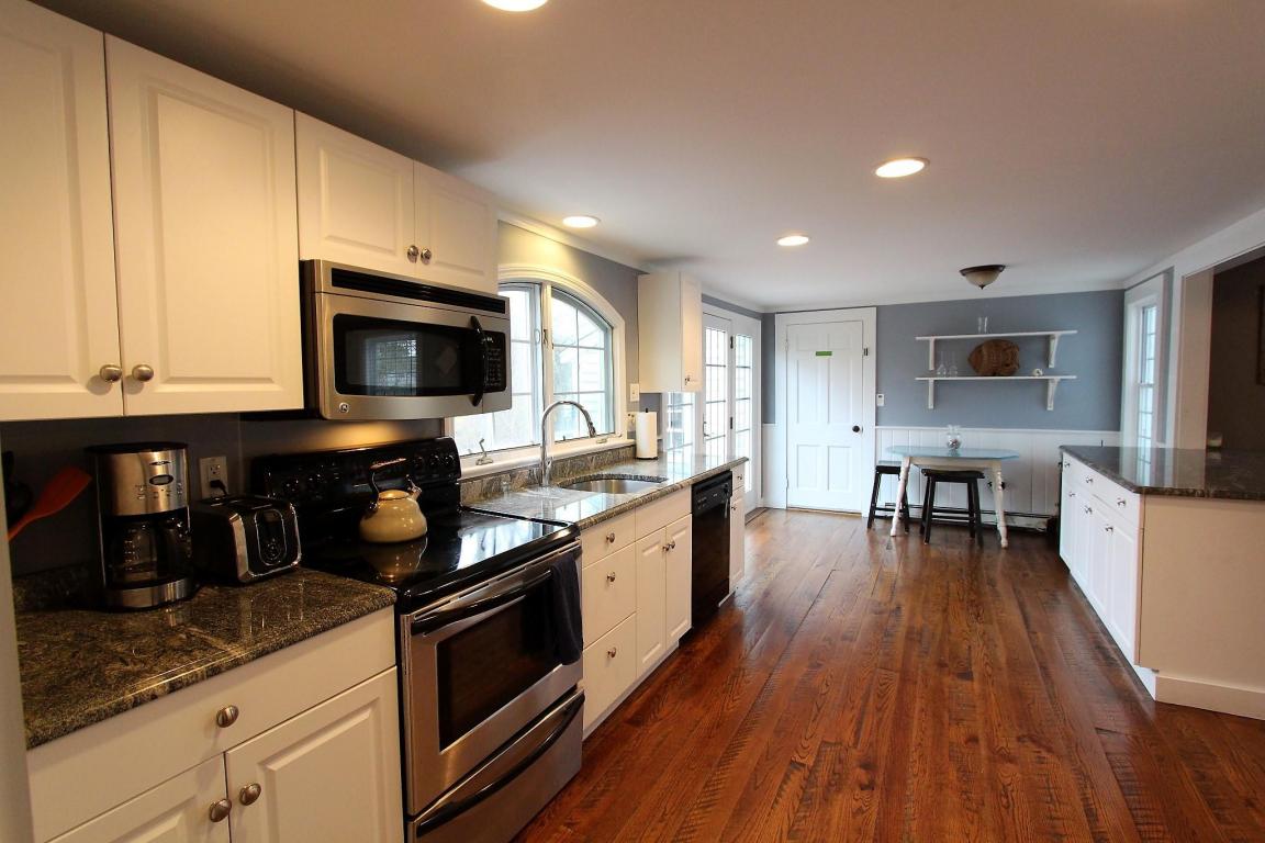 95 Stetson St, Hyannis, MA 02601 photo 3