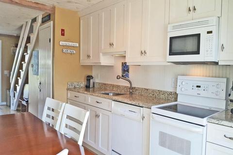 14 Barneys Ave, Mashpee, MA 02649 photo 5