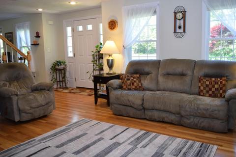 22 Maple St, Mashpee, MA 02649 photo 6