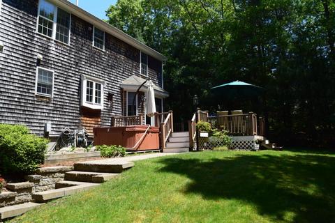 22 Maple St, Mashpee, MA 02649 photo 3