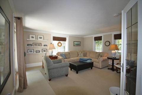 429 Braggs Ln, Barnstable, MA 02630 photo 4
