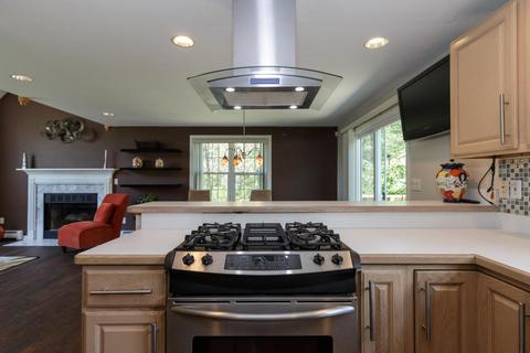 32 Carleton Dr, Mashpee, MA 02649 photo 8
