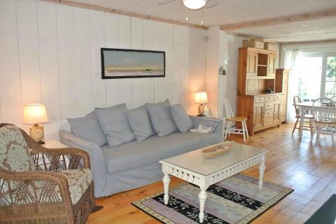 25 Flying Cloud Cir, Mashpee, MA 02649 photo 6