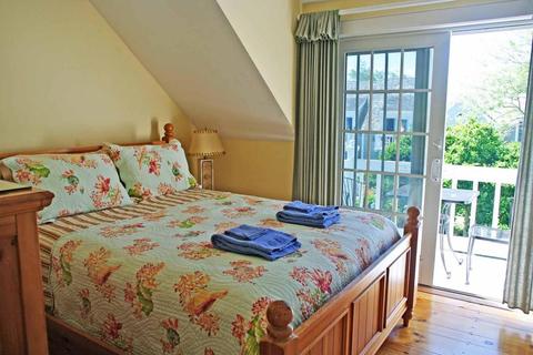 25 Flying Cloud Cir, Mashpee, MA 02649 photo 9