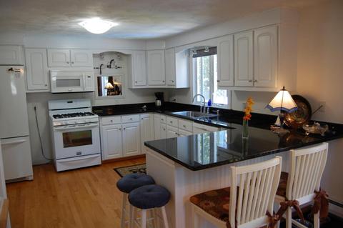 21 Saint Joseph St, Hyannis, MA 02601 photo 4