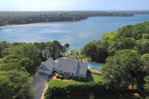 17 Cedar St, Mashpee, MA 02649 photo 1