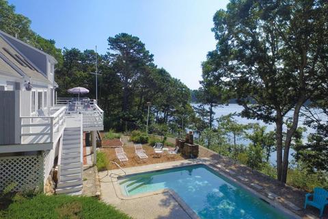 17 Cedar St, Mashpee, MA 02649 photo 4